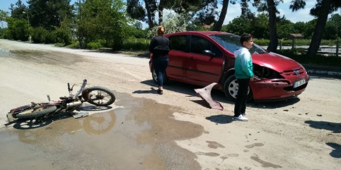Otomobil İle Motosiklet Çarpıştı: 1 Yaralı
