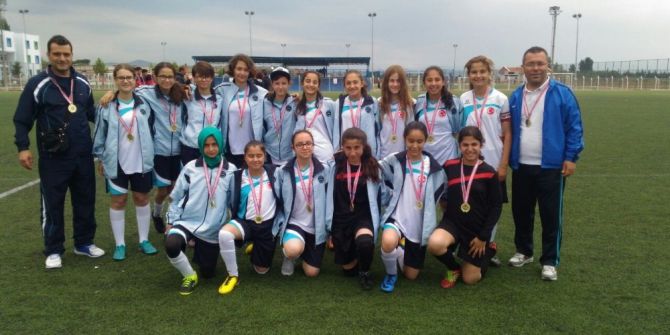 Kız Futbol Takımından Büyük Başarı