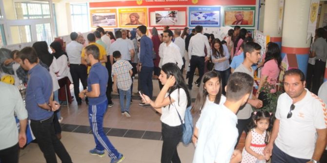 Cizre Merkez Anadolu Lisesinde Tübitak Bilim Fuarı Açıldı