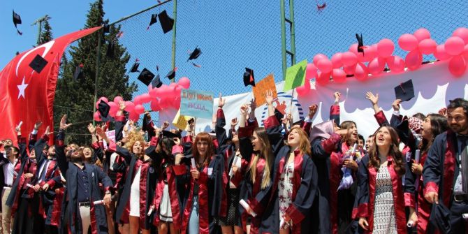 Omü İletişim Fakültesi İlk Mezunlarını Verdi