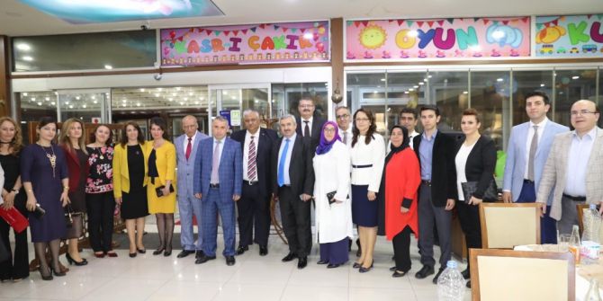 Muazzez Arslan Ve Şanlı İçin Veda Yemeği