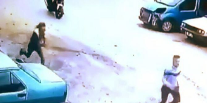 Polisi Görünce Seyir Halindeki Motosikletten Atlayıp Kaçtılar