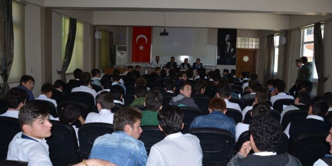 Fatsa’da Öğrencilere Meslek Semineri