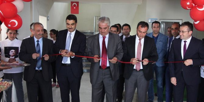 Öğrencilerin Tubitak Fuarı Yoğun İlgi Gördü