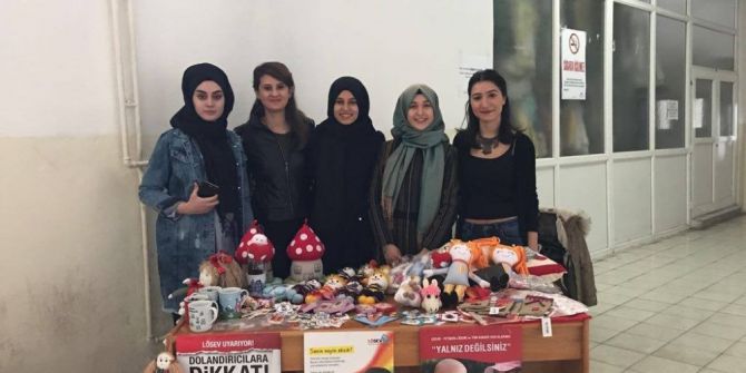 Halkla İlişkiler Bölümü Öğrencilerinden Anlamlı Stant