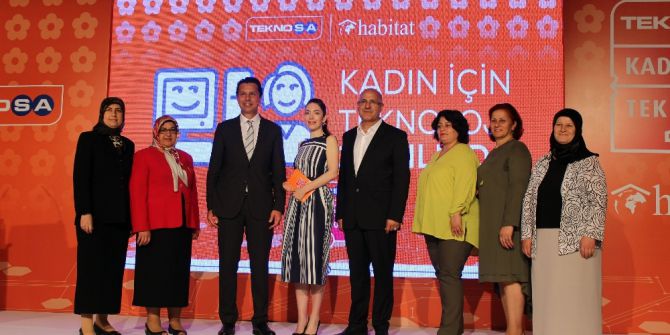 Teknosa, 2023’e Kadar 25 Bin Kadını Teknoloji Okur-yazarı Yapacak