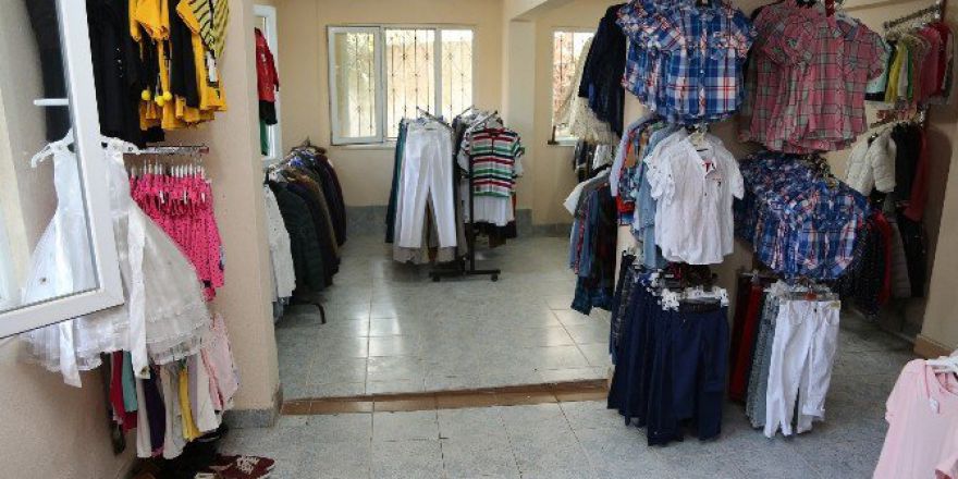 Ünye’de İhtiyaç Sahipleri İçin Giyim Mağazası Açıldı
