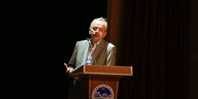 ‘Dini Ve Siyasi Bir Ramazan Geleneği: Mahya’ İsimli Konferans Akm’de Düzenlendi