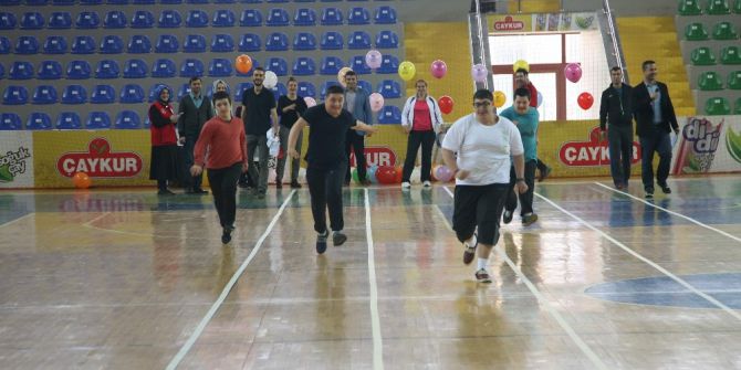 Özel Sporcular Atletizm Şenliğinde Buluştu