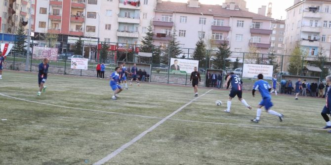 Niğde Belediyesi Şehit Ömer Halisdemir Futbol Turnuvası Sona Eriyor