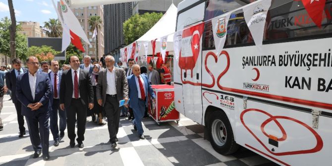 Büyükşehir Türk Kızılayı’na Kan Toplama Aracı Hibe Etti