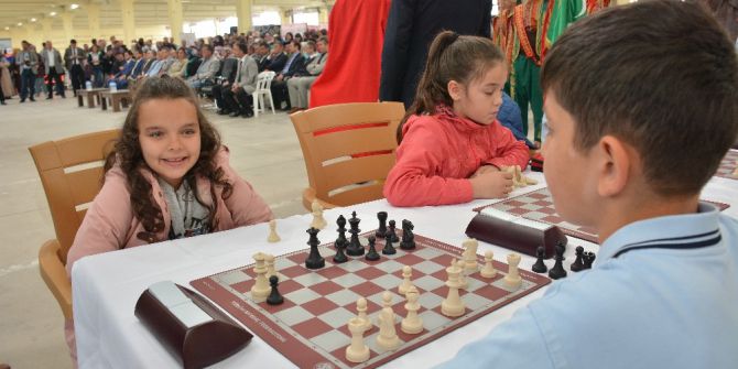 Bilecik’te Ödüllü Satranç Turnuvası Düzenliyor