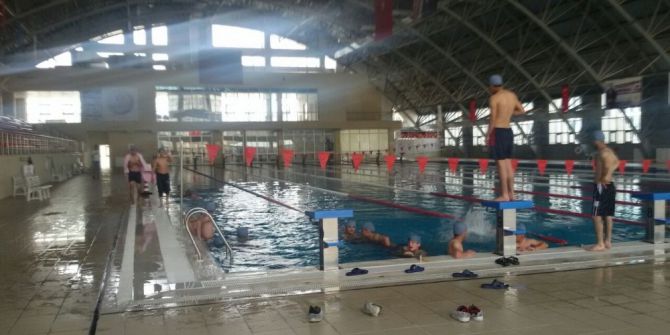 Edremit Belediyesi Öğrencileri Havuzla Buluşturdu