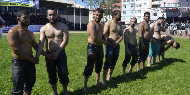 Alaplı’da Yağlı Güreş Heyecanı