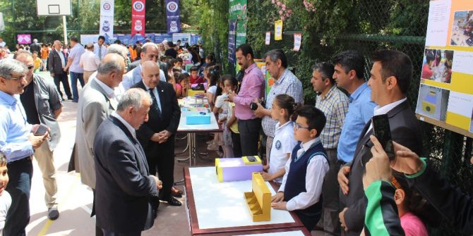 İlkokullar Bilim Şenliği Düzenledi