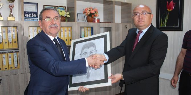 Ortaokul Öğrencilerinin Tübitak Fuarında Renkli Görüntüler