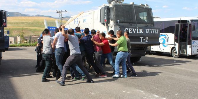 Çevik Kuvvet Polislerinden Gerçeği Aratmayan Tatbikat