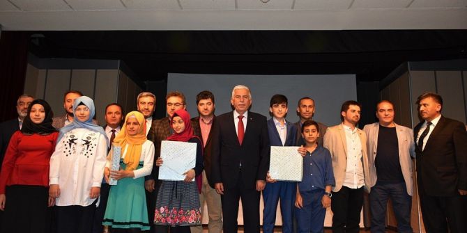 Tosya’da "40 Hadis 40 Şiir Okuma" Yarışması Yapıldı