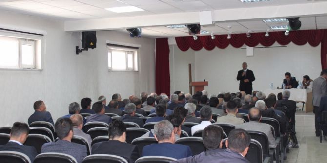 Çaldıran’da Muhtarlarla İstişare Toplantısı