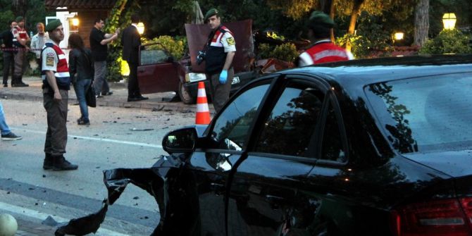 Bursa’da İki Araç Çarpıştı 1 Ölü 5 Yaralı