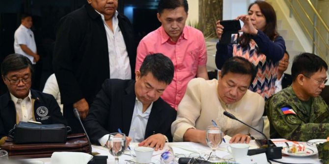 Filipinler Devlet Başkanı Duterte, Sıkı Yönetim Yasasını İmzaladı