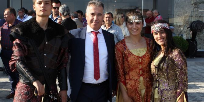 Körfezin En Büyük Seramik Mağazası Edremit’te Açıldı