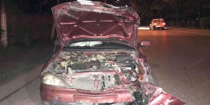 Antrenmandan Dönen Çocukları Taşıyan Minibüse Otomobil Çarptı: 6 Yaralı