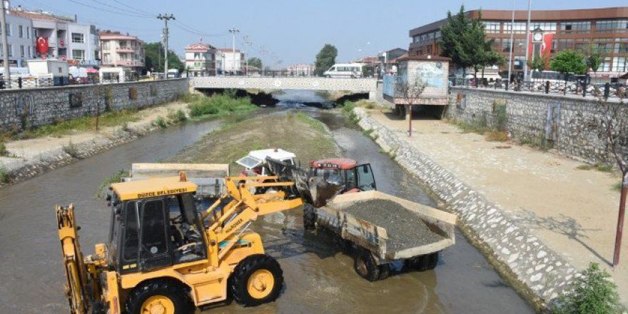 Asar Deresinde Temizlik