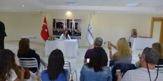 Yazar Ebru Güneş, Kuto’da Söyleşi Yaptı, İmza Gününe Katıldı