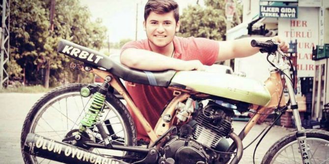 "Ölüm Oyuncağım" Yazdığı Motosikletiyle Kazada Öldü