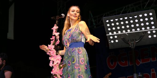 Finikeli Öğrenciler Mezuniyet Şöleninde Coştu