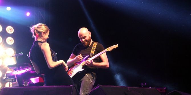 Mutlular, Güliz Ayla Ve Mabel Matiz İle Coştu