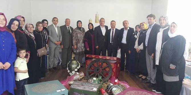 Akçakoca’da Ahşap Boyama Kursu Sergisi Açıldı