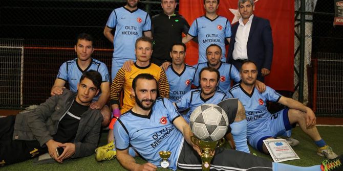 Kazandıkları Kupayı Emniyete Hediye Ettiler