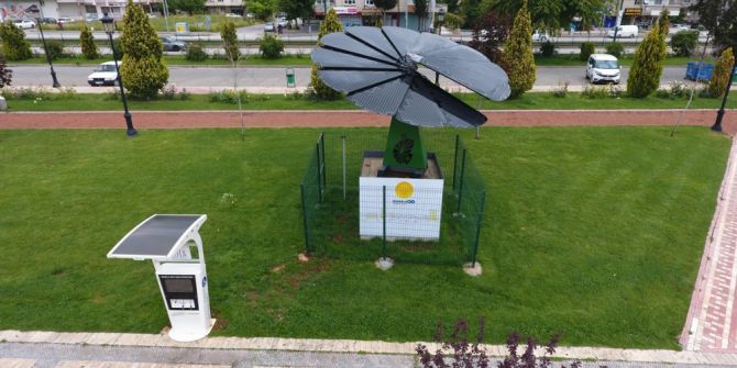 Parkta Akıllı Çiçek Sistemi İle Enerji Üretiliyor
