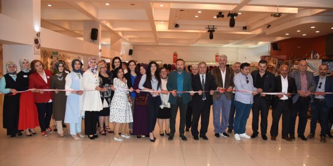 Başkan Doğan İzmek Kursiyerlerine Belgelerini Verdi