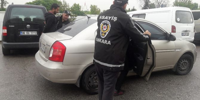 Ankara’da Yol Kesip Silahla Havaya Ateş Eden 4 Şehir Magandası Yakalandı