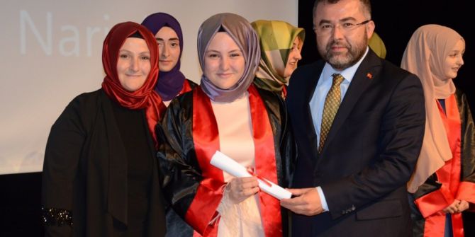 İlk Mezunlarını Verdi