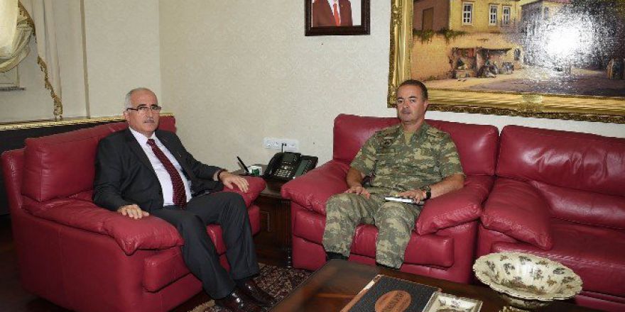 Vali Tuna Yeni Komutanı Kabul Etti