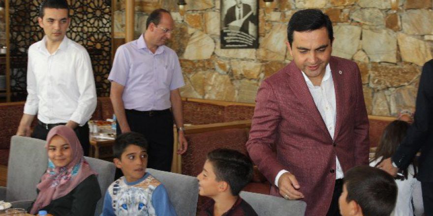 Belediye Başkanından Kur-an Kursu Öğrencilerine Kendi Kahramanlarımızı Okuyun Tavsiyesi