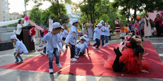 Minik Öğrencilerin Performansı Göz Doldurdu