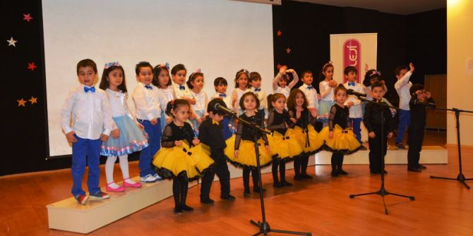 Miniklerin Yıl Sonu Gösterisi Büyük Alkış Aldı