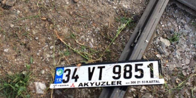 Tatilcileri Taşıyan Midibüs Kaza Yaptı: 17 Yaralı