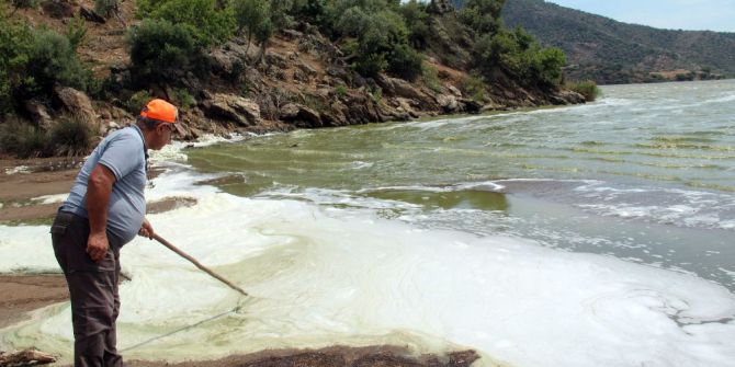 Bafa Gölü Köpürdü