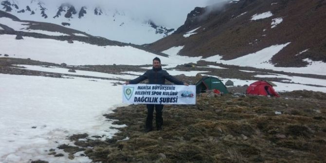 Manisalı Dağcı Erciyes’in Zirvesinde