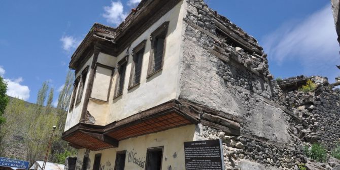 Ahmet Tevfik Paşa Konağı Yıkılmamak İçin Direniyor