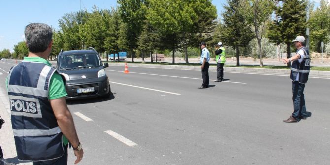 Niğde’de ‘Türkiye Güvenli Trafik Denetimi’ Uygulaması Yapıldı