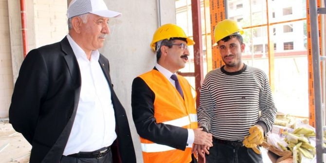 Sgk Başkanı Bağlı İnşaat İşçileriyle Bir Araya Geldi