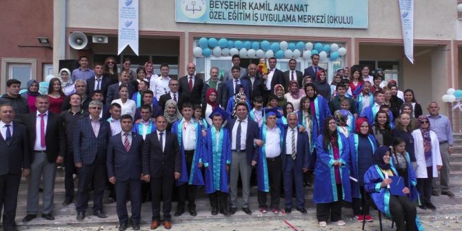 Beyşehir’de Özel Öğrencilerin Mezuniyet Coşkusu
