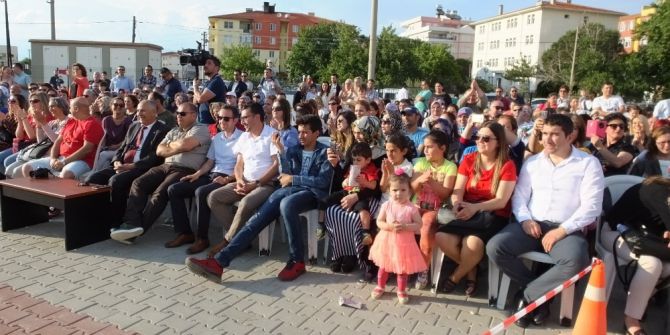 Kendileri Küçük Hünerleri Büyük